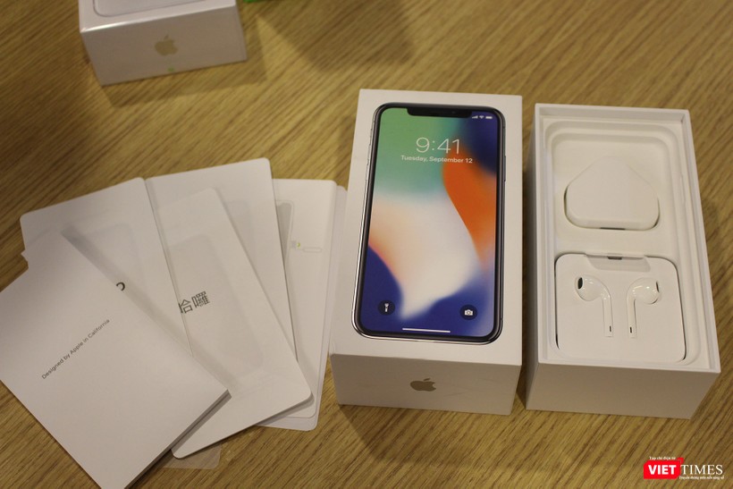 Từ iPhone đời đầu đến iPhone X lần đầu tiên hội tụ trong một triển lãm tại Hà Nội ảnh 13 Từ iPhone đời đầu đến iPhone X lần đầu tiên hội tụ trong một triển lãm tại Hà Nội ảnh 13