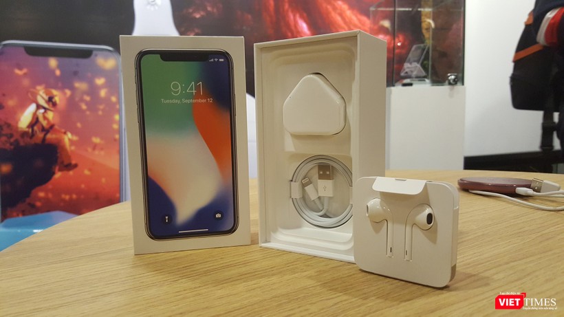 Từ iPhone đời đầu đến iPhone X lần đầu tiên hội tụ trong một triển lãm tại Hà Nội ảnh 14 Từ iPhone đời đầu đến iPhone X lần đầu tiên hội tụ trong một triển lãm tại Hà Nội ảnh 14