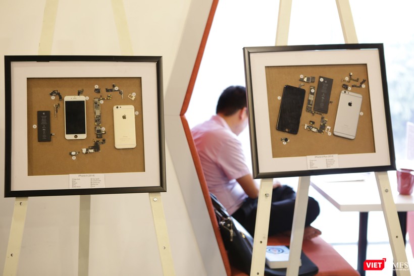 Từ iPhone đời đầu đến iPhone X lần đầu tiên hội tụ trong một triển lãm tại Hà Nội ảnh 4 Từ iPhone đời đầu đến iPhone X lần đầu tiên hội tụ trong một triển lãm tại Hà Nội ảnh 4