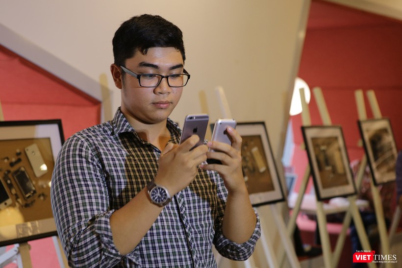 Từ iPhone đời đầu đến iPhone X lần đầu tiên hội tụ trong một triển lãm tại Hà Nội ảnh 6 Từ iPhone đời đầu đến iPhone X lần đầu tiên hội tụ trong một triển lãm tại Hà Nội ảnh 6