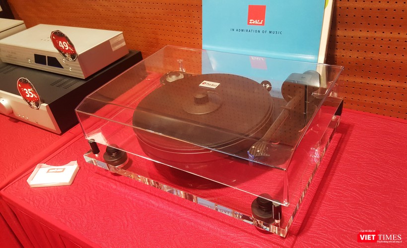 Chiêm ngưỡng những cặp loa tiền tỷ tại Triển lãm nghe nhìn Việt Nam 2017 ảnh 20