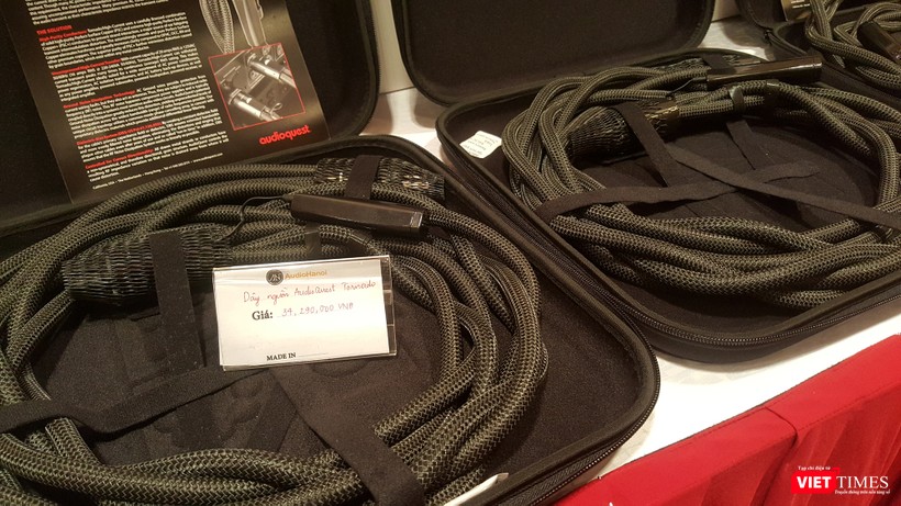 Chiêm ngưỡng những cặp loa tiền tỷ tại Triển lãm nghe nhìn Việt Nam 2017 ảnh 24