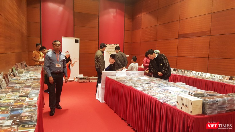 Chiêm ngưỡng những cặp loa tiền tỷ tại Triển lãm nghe nhìn Việt Nam 2017 ảnh 29