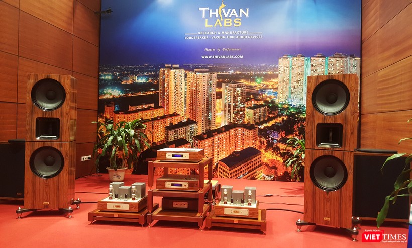 Chiêm ngưỡng những cặp loa tiền tỷ tại Triển lãm nghe nhìn Việt Nam 2017 ảnh 9