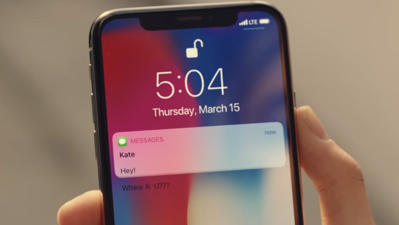 Quảng cáo cực hài hước về iPhone X của Apple dính “hạt sạn” không đáng có ảnh 1 Quảng cáo cực hài hước về iPhone X của Apple dính “hạt sạn” không đáng có ảnh 1