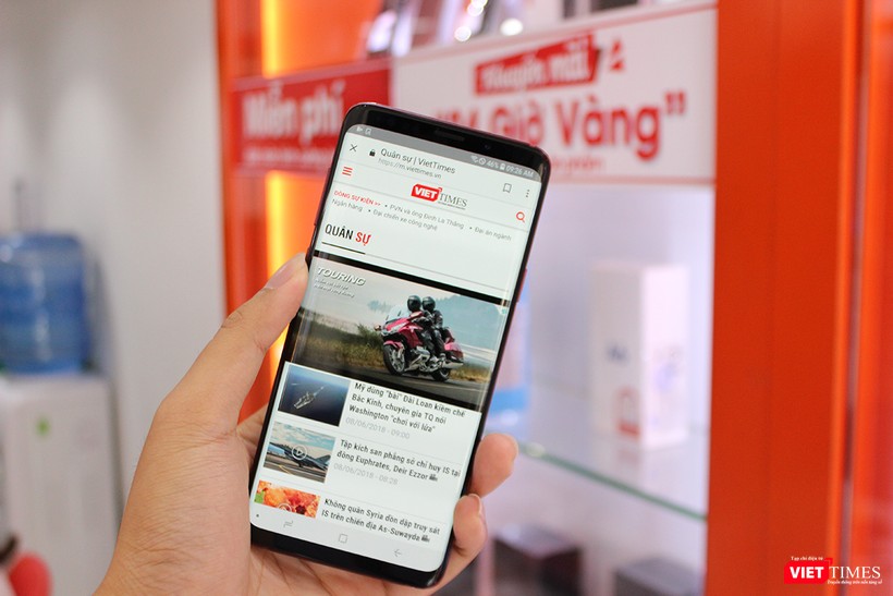 Chiếc Galaxy S9 Plus Đỏ tía đang được bán ở XTMobile với giá 20 triệu đồng