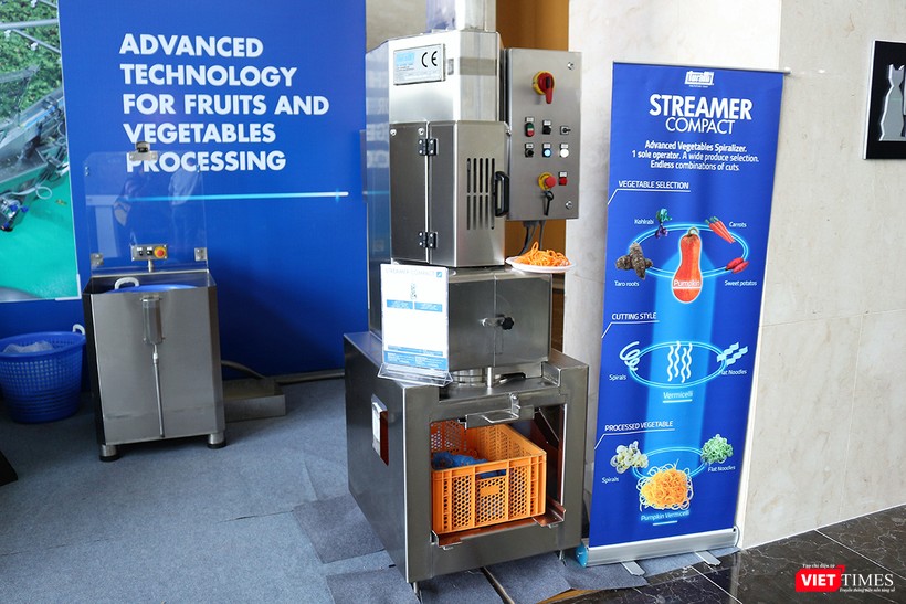 Một chiếc máy chế biến hoa quả