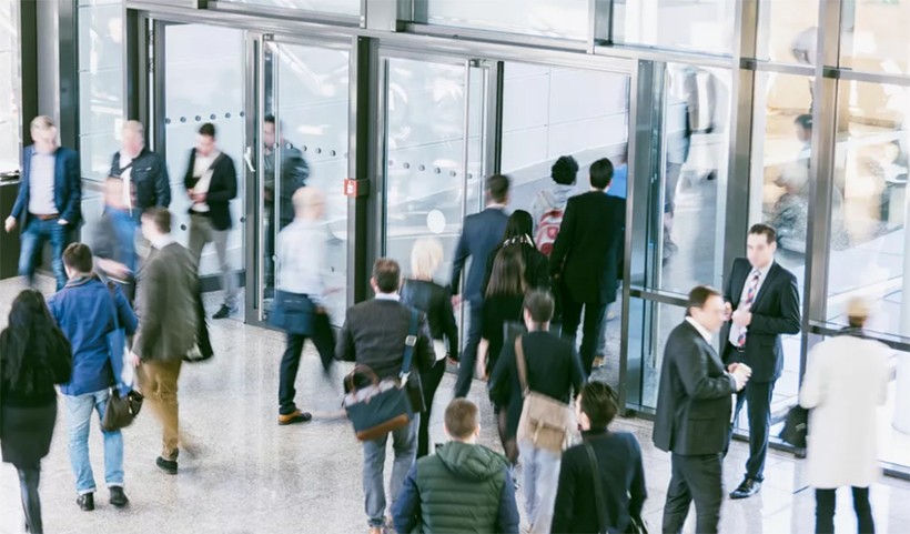 Hải quan Úc đang áp dụng công nghệ nhận diện khuôn mặt trong đám đông (ảnh: Getty Images)