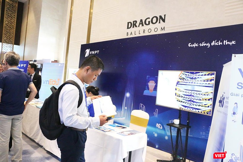 Gian hàng giới thiệu giải pháp Định danh điện tử của VNPT