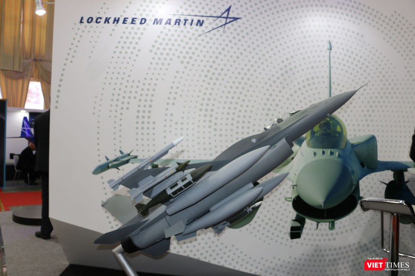 Mô hình máy bay chiến đấu F-16