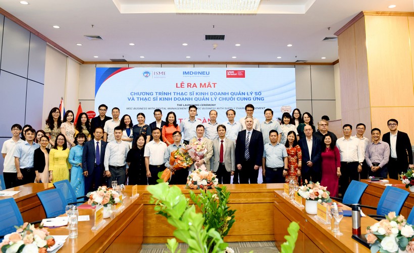 le ra mat chuong trinh thac si.jpg