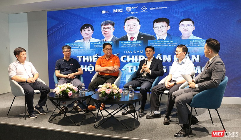 Các khách mời tham gia tọa đàm vt_toa dam chip ban dan.jpg