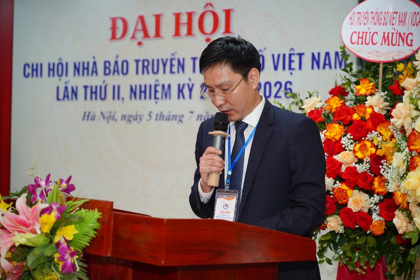 Ông Hoàng Đình Chung thay mặt Chi hội Nhà báo Truyền thông số nhiệm kỳ 2021-2023 báo cáo kết quả hoạt động của Chi hội DOM08356.JPG