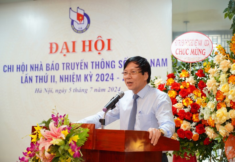 Nhà báo Hồ Quang Lợi, nguyên Phó Chủ tịch Hội nhà báo Việt Nam cho rằng Chi hội Nhà báo Truyền thông số cần có nhiều hoạt động hướng tới kỷ niệm 100 ngày Báo chí cách mạng Việt Nam DOM08914.JPG