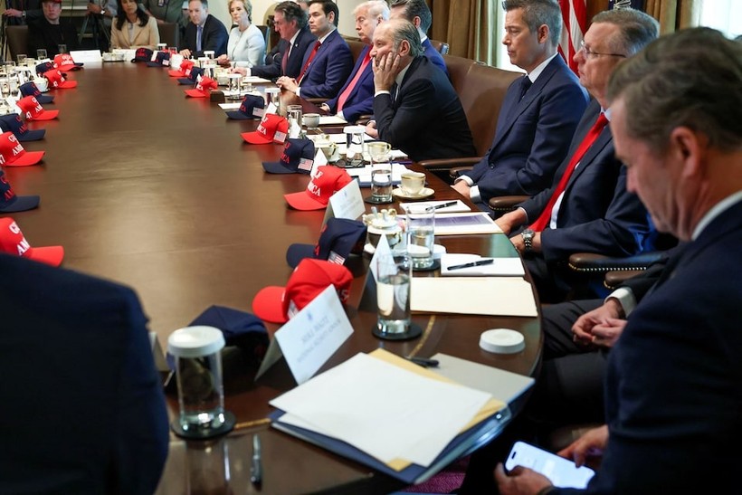 Noi cac My - Reuters.jpg