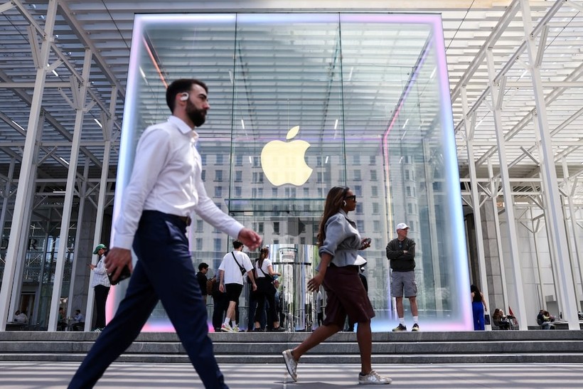 Cửa hàng Apple ở New York. Ảnh: Reuters cua hang Apple o New York - Reuters.jpg