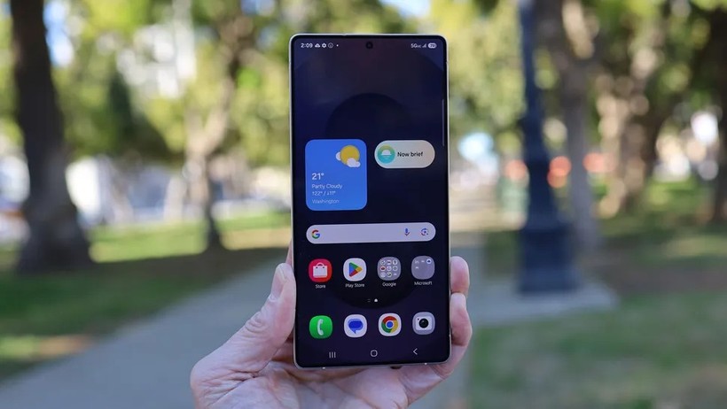 Samsung Galaxy S25 Ultra - Tech Radar.jpg