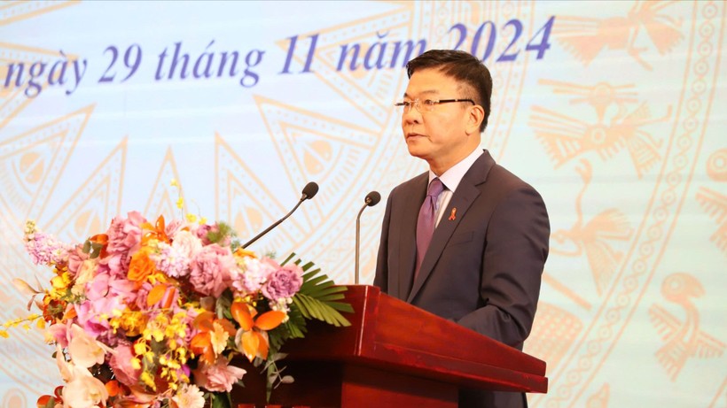 Phó Thủ tướng Lê Thành Long phát biểu tại Lễ mít tinh hưởng ứng Ngày Thế giới Phòng, chống AIDS 1/12 PTT.jpg
