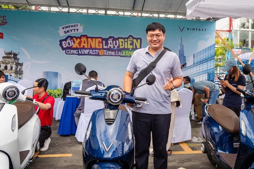 Anh Mai Trọng Duy (TP.HCM) dễ dàng đổi xe xăng cũ, lên đời xe điện ngay tại sự kiện