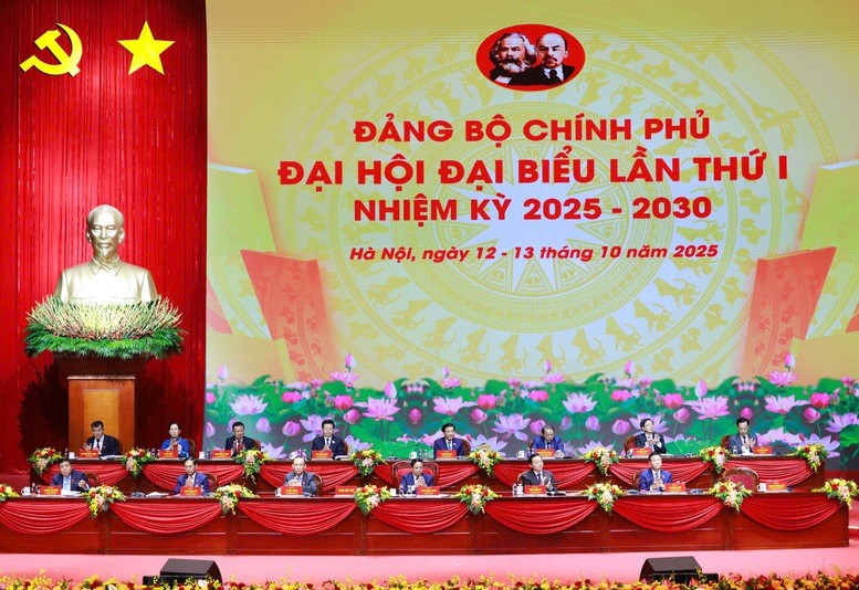 Đoàn Chủ tịch Đại hội đại biểu Đảng bộ Chính phủ lần thứ nhất, nhiệm kỳ 2025 - 2030 - Ảnh: VGP/Nhật Bắc
