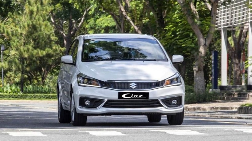 Suzuki Ciaz được nhập khẩu từ Thái Lan. ciaz bạc.jpeg