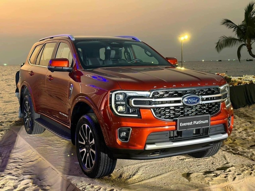 Trong tháng 2/2024, Ford Everest là mẫu SUV cỡ D bán chạy nhất trong phân khúc với 351 chiếc, bỏ xa các đối thủ xếp phía sau. everest titalium.jpeg