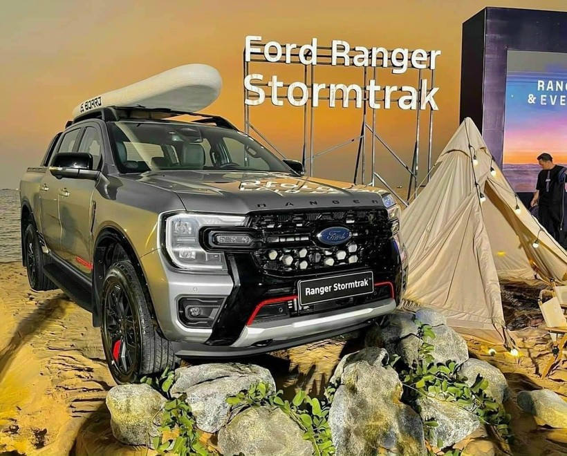 Ranger Stormtrak có giá bán 1.039.000.000 đồng và bàn giao xe từ đầu tháng 5/2024. ranger stromak.jpeg