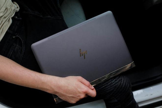 Thời lượng pin bền bỉ giúp máy sử dụng trong thời gian dài.