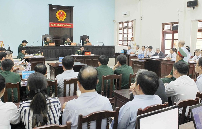 ''Út trọc” Đinh Ngọc Hệ bị tuyên phạt 12 năm tù giam