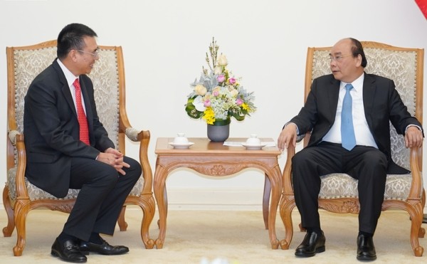 Thủ tướng Nguyễn Xuân Phúc tiếp ông Roongrote Rangsiyopash, Chủ tịch kiêm Tổng Giám đốc Tập đoàn SCG Thái Lan. Thủ tướng Nguyễn Xuân Phúc tiếp ông Roongrote Rangsiyopash, Chủ tịch kiêm Tổng Giám đốc Tập đoàn SCG Thái Lan.