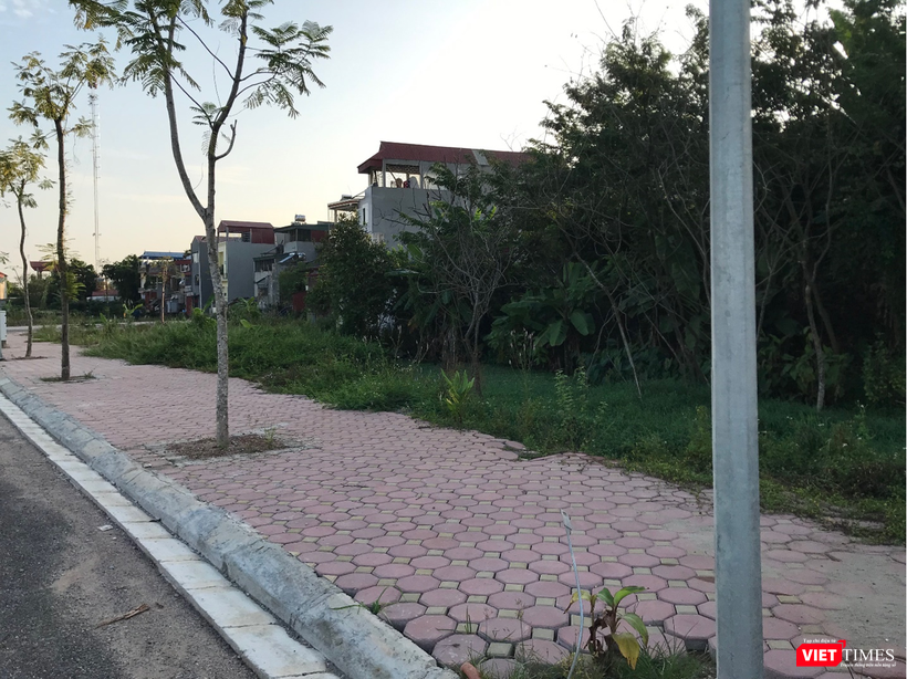 Một góc Dự án KOSY Cầu Gồ, Bắc Giang được người dân xung quanh cho biết chưa giải tỏa được mặt bằng. (Ảnh chụp vào ngày 18/10/2019)