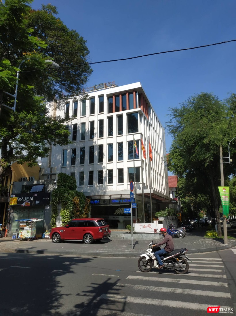 Căn nhà 19 Phùng Khắc Khoan (ngã tư Phùng Khắc Khoan - Trần Cao Vân) mà bà Đỗ Thị Kim Liên đã bán cho VASS với giá 380 tỷ đồng. Đây hiện cũng là nơi Công ty CP Nước Aqua One đặt văn phòng. Với diện tích 291,68 m2, tạm tính, khu đất (kèm theo cả công trình nhà) mà "shark" Liên đã bán cho VASS có giá khoảng 1.305 triệu đồng/m2.