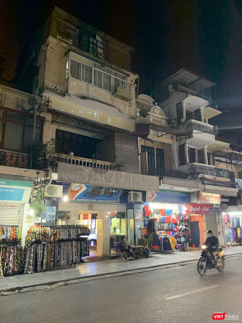 "Chu đáo - Tin cậy - 77 Hàng Đào" là câu slogan kinh điển làm nên thương hiệu của đại gia Lương Xuân Hà, người khởi nghiệp từ nghề sửa chữa và kinh doanh đồng hồ ở phố cổ Hà Nội. Công Ty TNHH Thương Mại Phụng Thiên - một cổ đông lớn của Ecopark hiện vẫn đăng ký trụ sở tại địa chỉ này.