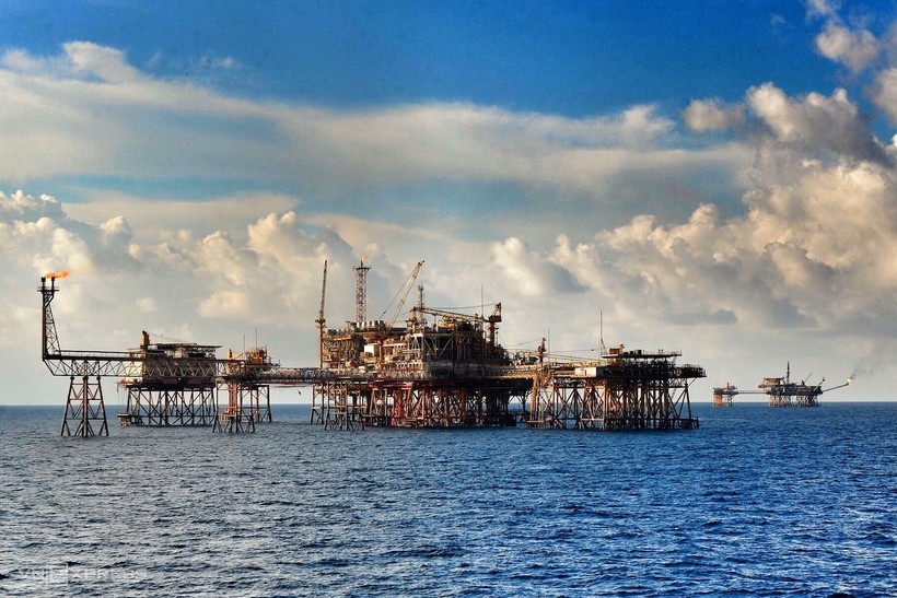  Doanh nghiệp xăng, dầu lao đao vì giá xuống đáy 