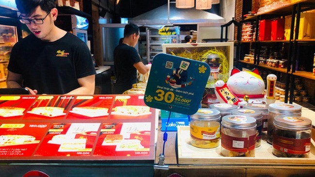 Cuộc chiến đốt tiền 'khô máu' chưa biết khi nào và ai là người chiến thắng!