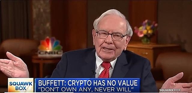 Tỷ phú Warren Buffett cho biết sẽ không mua tất cả bitcoin trên thế giới dù chỉ với giá 25 USD vì nó không tạo ra bất cứ thứ gì. Ảnh: CNBC. Tỷ phú Warren Buffett cho biết sẽ không mua tất cả bitcoin trên thế giới dù chỉ với giá 25 USD vì nó không tạo ra bất cứ thứ gì. Ảnh: CNBC.