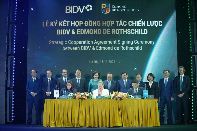 Đại diện BIDV và Edmond de Rothschild ký kết hợp đồng hợp tác chiến lược (Ảnh: BIDV) bidv-rothschild.jpg