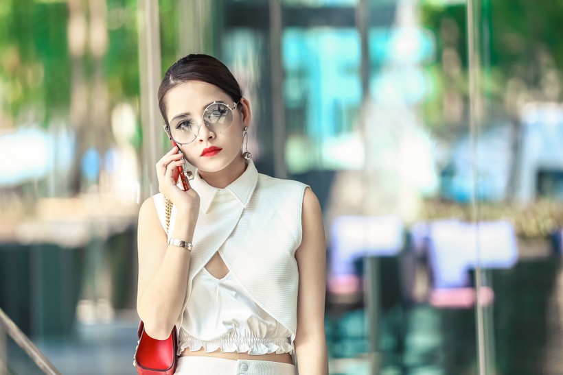 Chi Pu “đốt mắt” cư dân mạng với nhan sắc đỉnh cao ảnh 6 Chi Pu sang chảnh vạn người mê trong “Mối tình đầu của tôi”