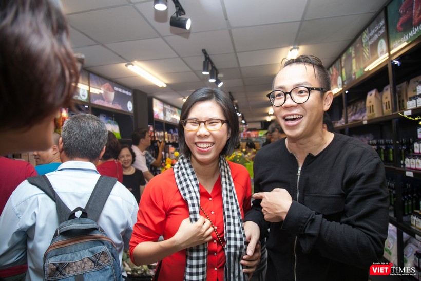 Hai vợ chồng Đặng Thiên Thư - Nguyễn Hà Quốc Anh