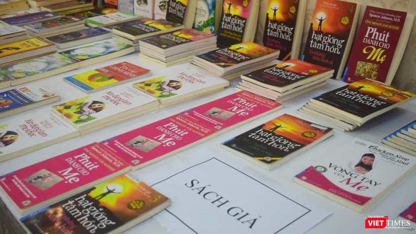 Sách giả, sách lậu đẹp không thua gì sách thật cũng làm khó cho người tiêu dùng sản phẩm văn hóa 