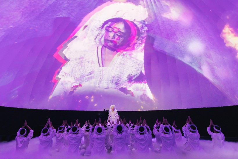 Hình ảnh trong MV "Tứ Phủ" Hình ảnh trong MV "Tứ Phủ"