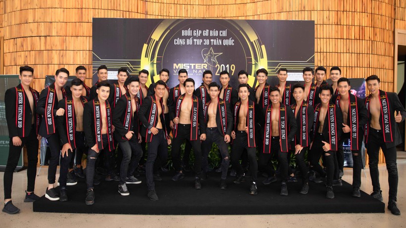 Dàn thí sinh top 30 gương mặt hot nhất Mister Vietnam 2019 vừa "lộ diện" chiều 18/8