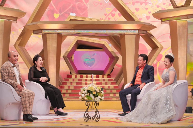 NSND Hồng Vân và Quốc Thuận nghe vợ chồng diễn viên Lê Nam lần đầu nói lại nguyên nhân vụ đột quỵ NSND Hồng Vân và Quốc Thuận nghe vợ chồng diễn viên Lê Nam lần đầu nói lại nguyên nhân vụ đột quỵ