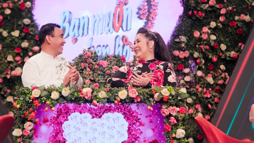 Ông mai bà mối bị thuyết phục bởi sự tự tin và ý nhị của chàng trai Ông mai bà mối bị thuyết phục bởi sự tự tin và ý nhị của chàng trai