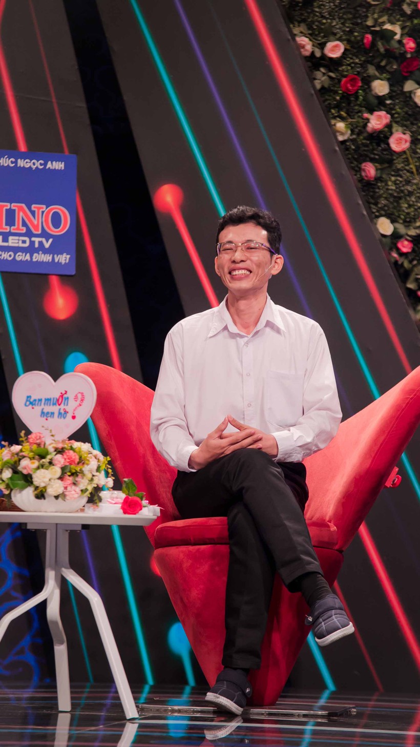 Thầy giáo tin học Lê Văn Phấn (35 tuổi, Tiền Giang) đã có màn hẹn hò đáng nhớ Thầy giáo tin học Lê Văn Phấn (35 tuổi, Tiền Giang) đã có màn hẹn hò đáng nhớ