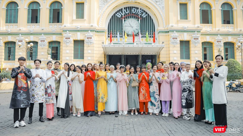 Nghe Next Top Model “lầy lội” chúc xuân Canh Tý