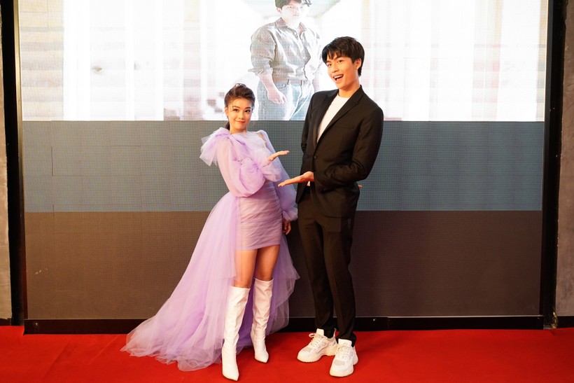 Hoàng Yến chibi và Quốc Anh