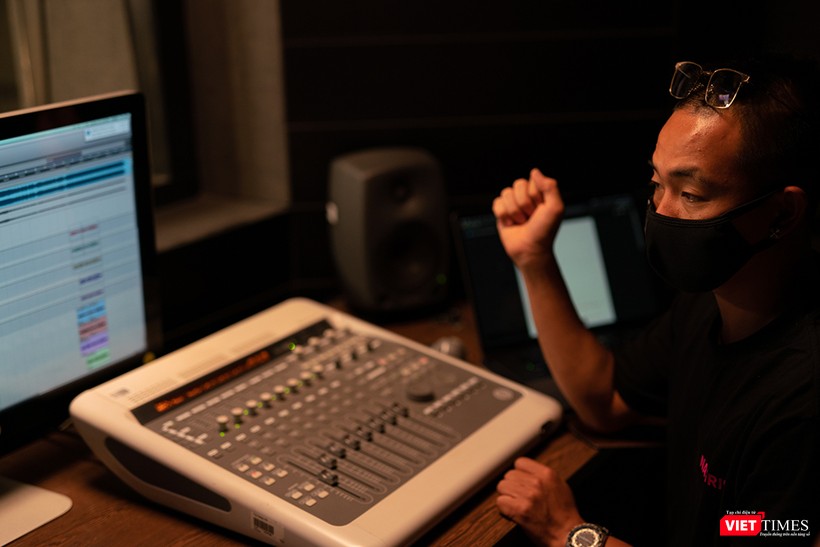 Những khuôn hình cực nhọc hậu trường sản xuất 