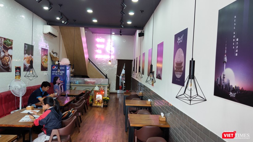 Miss Korea (229 Trần Hưng Đạo, phường Cô Giang, quận 1) vừa mở cửa trở lại nhưng vắng khách (Ảnh: HB) 