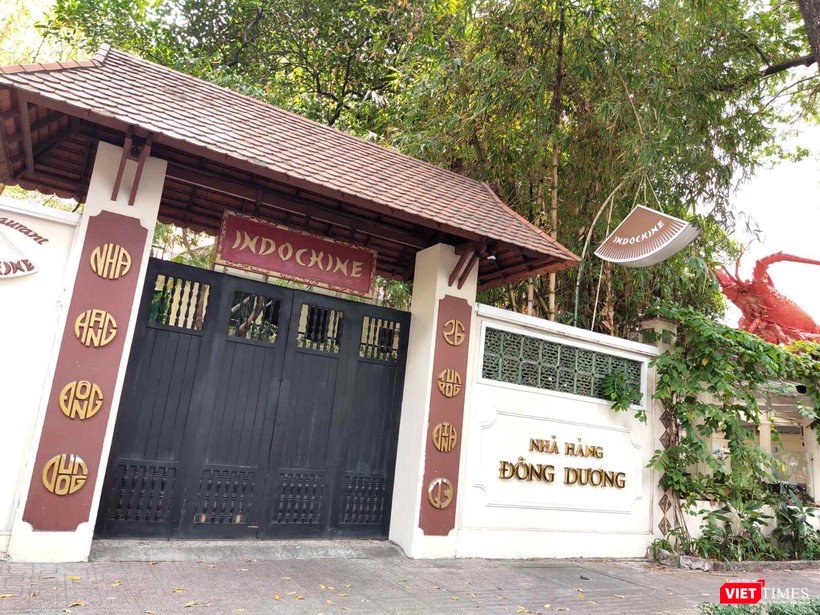 Nhà hàng Indochine đóng cửa trong quãng thời gian cách ly toàn xã hội để phòng dịch nay đã mở lại nhưng vắng khách (Ảnh: Hòa Bình) 